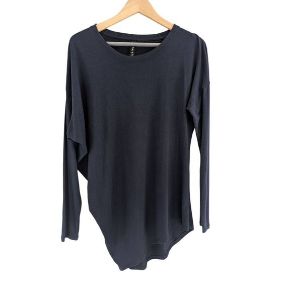 Athleta Tops - Athleta Batwing Long Sleeve Asymmetrical Hemline Shirt Women's Size S